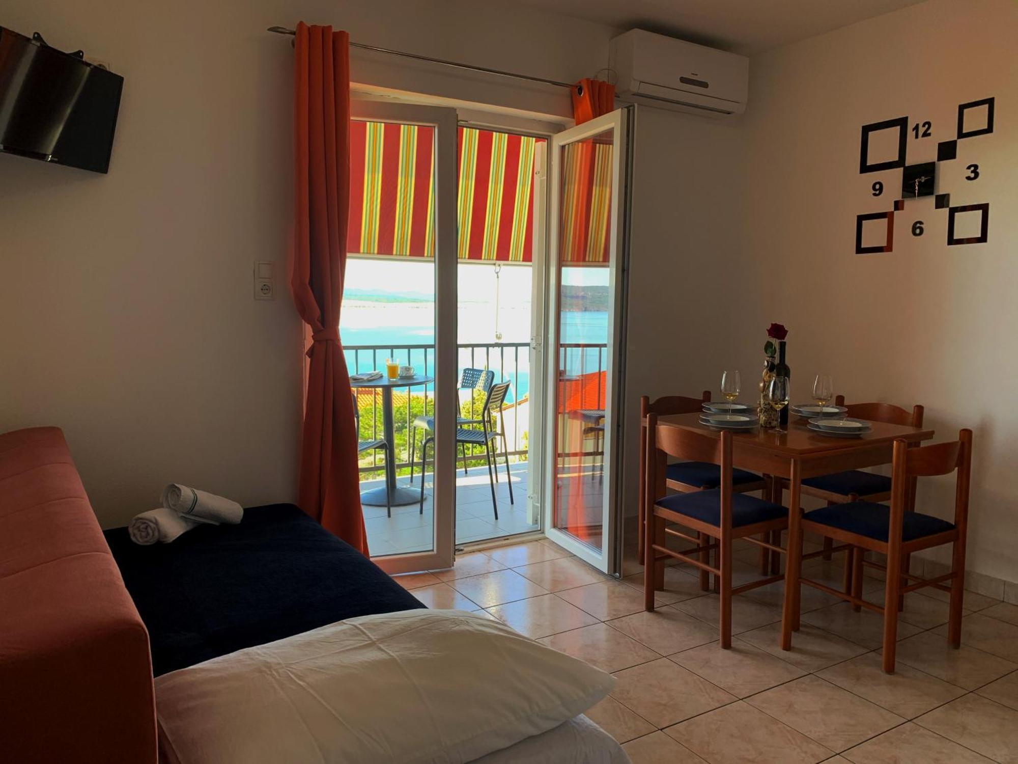 Apartments Julija Crikvenica Bilik gambar